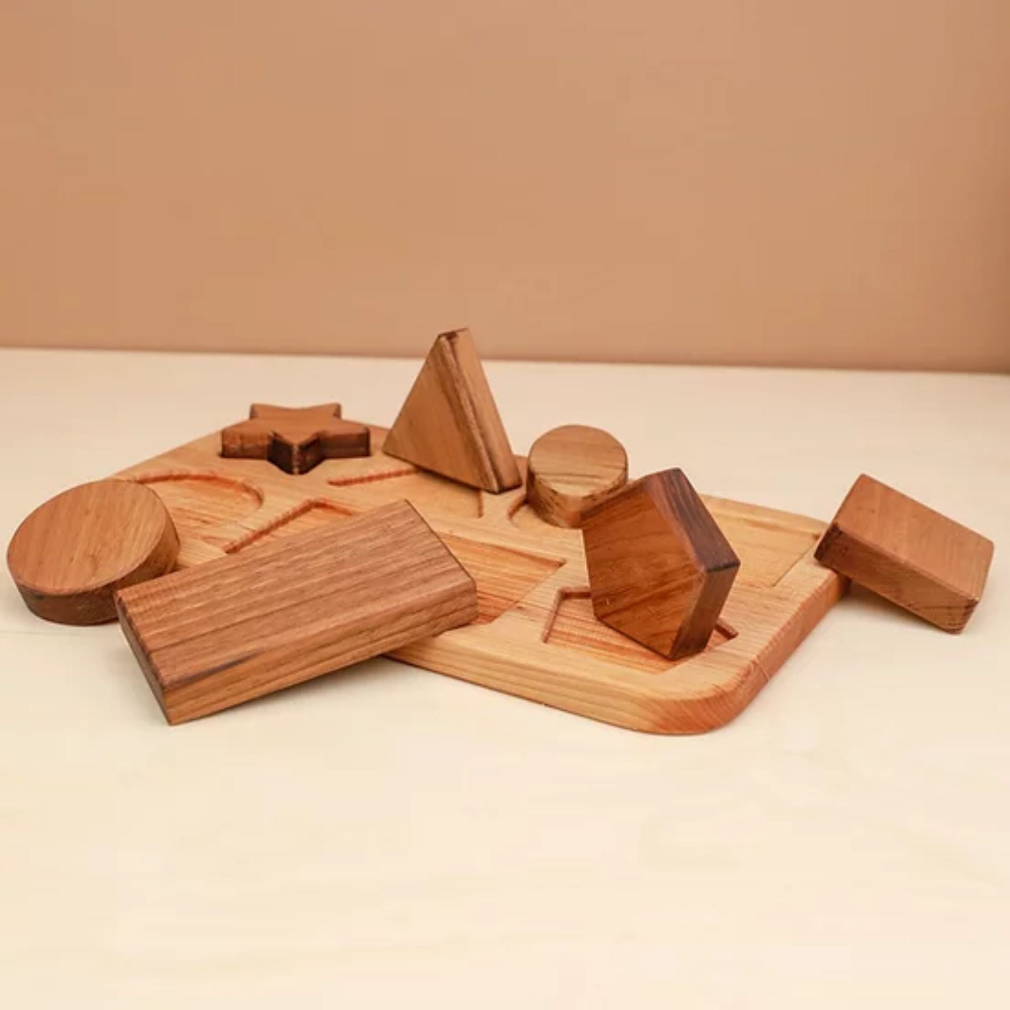 Steckpuzzle in geometrischen Formen