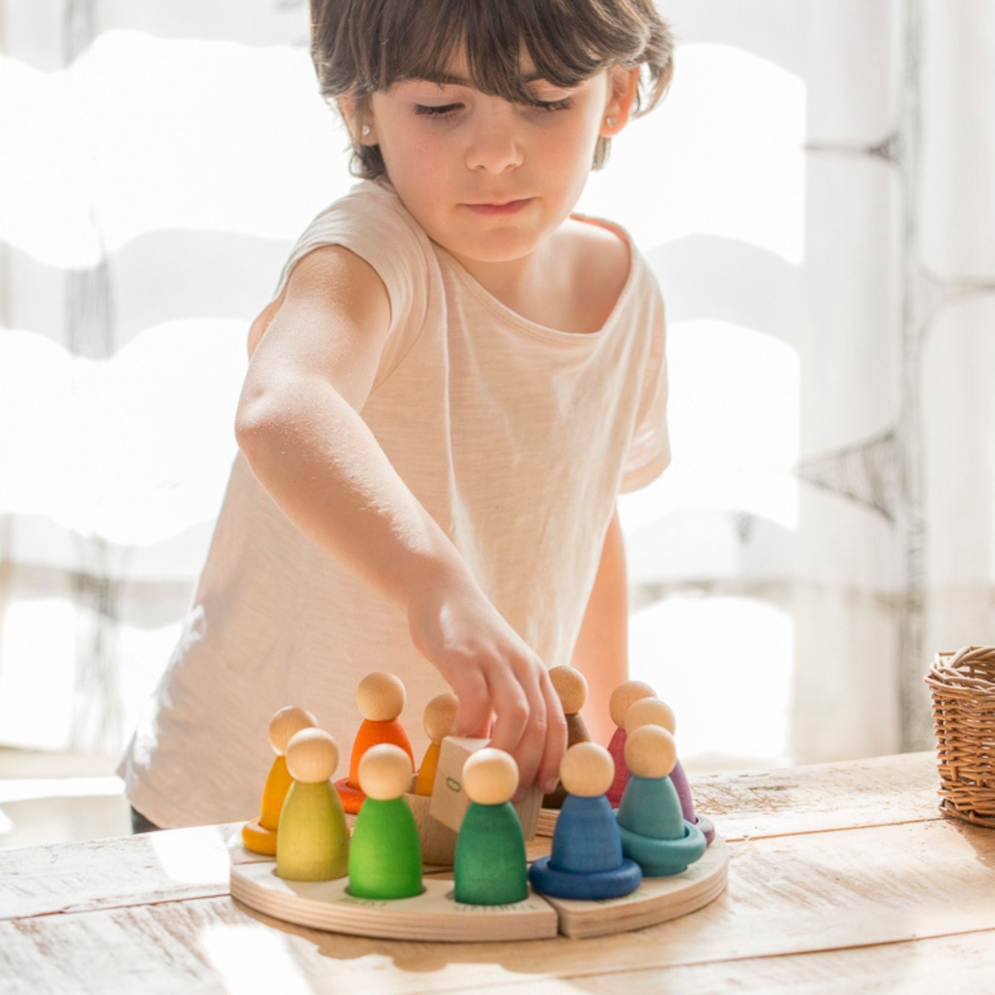 Jahreszeitenkalender mit bunten Nins®