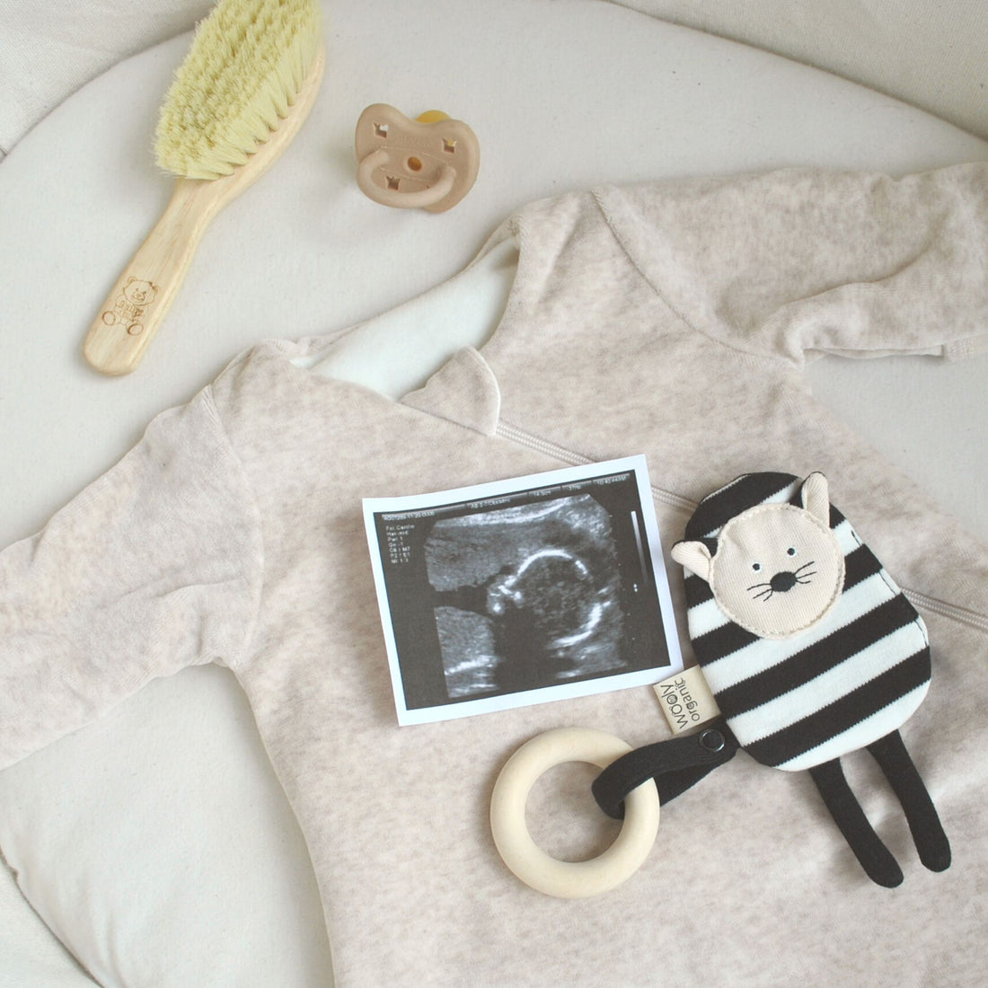 Weiche Baby-Haarbürste mit pflanzlicher Borste