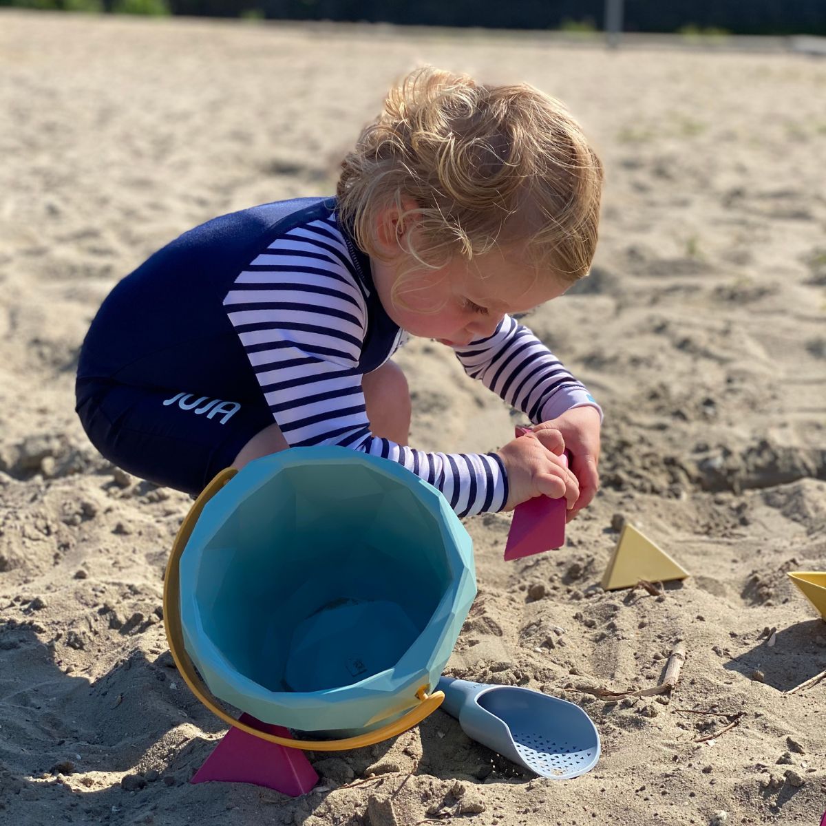 Sandspielzeug-Set mit Kübel